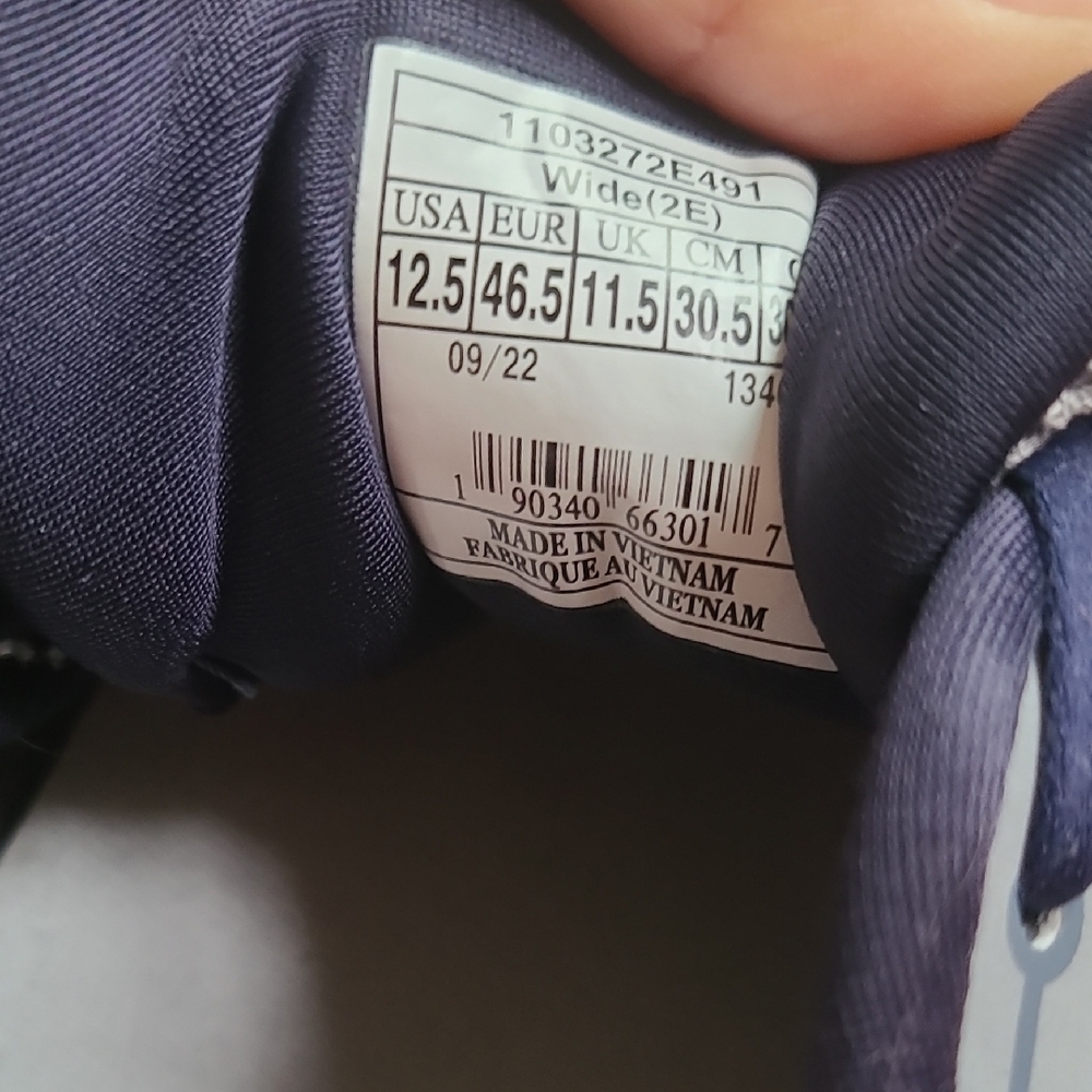 Men's Athletic Running Shoes in Gray and Navy - Picture 4 of 4